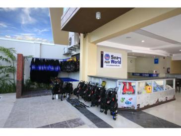 palm beach resort cebu_dive center