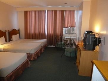 golden peak hotel_superior triple