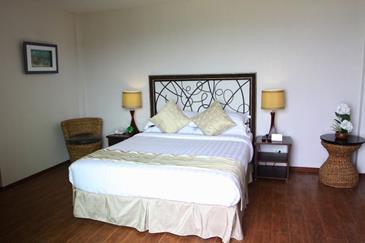 mangodlong paradise beach resort_room3