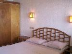 TWIN BEDROOM